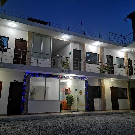 Hotel Paraiso Plaza Puerto Triunfo Εξωτερικό φωτογραφία