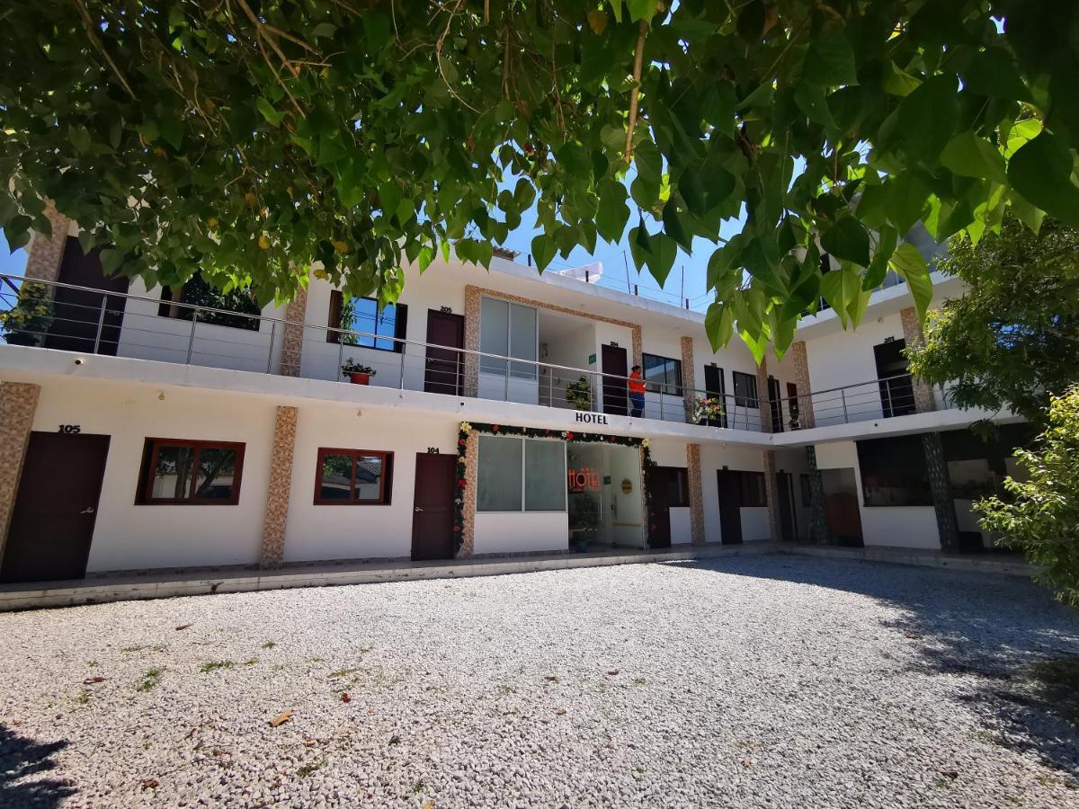 Hotel Paraiso Plaza Puerto Triunfo Εξωτερικό φωτογραφία