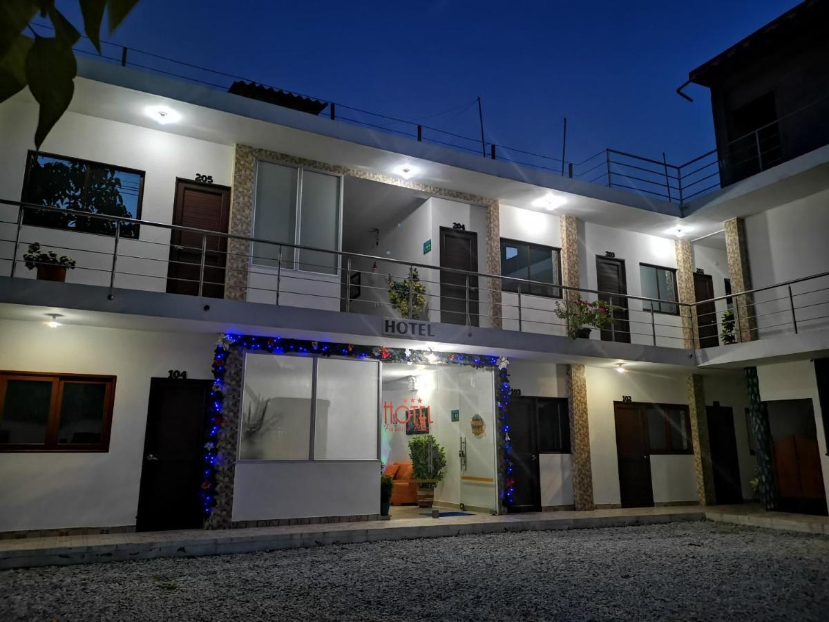 Hotel Paraiso Plaza Puerto Triunfo Εξωτερικό φωτογραφία